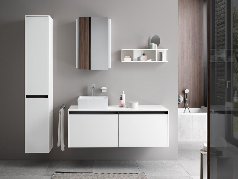 Minimalist White Solid Wood Banyo Vanity na may Multi-Storage Wall Mounted Bathroom Cabinet