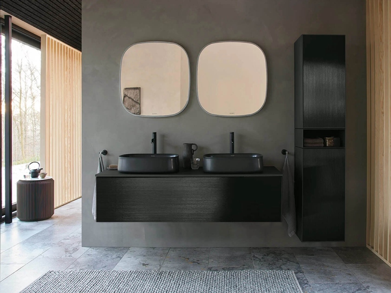 Minimalist Black Bathroom Cabinet na may Clear Wood Grain